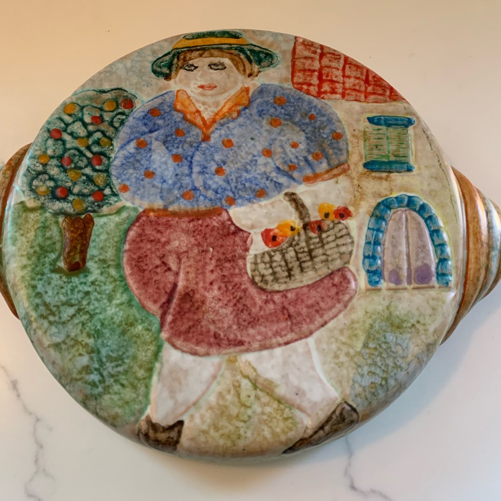 Hand Painted Italian Pottery Wall Hanging Signed Plaque Country Woman Italy New